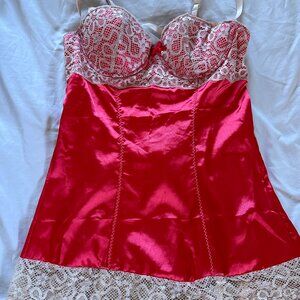 Frederick’s of Hollywood Red Lace Corset Tie Back Bustier New Condition